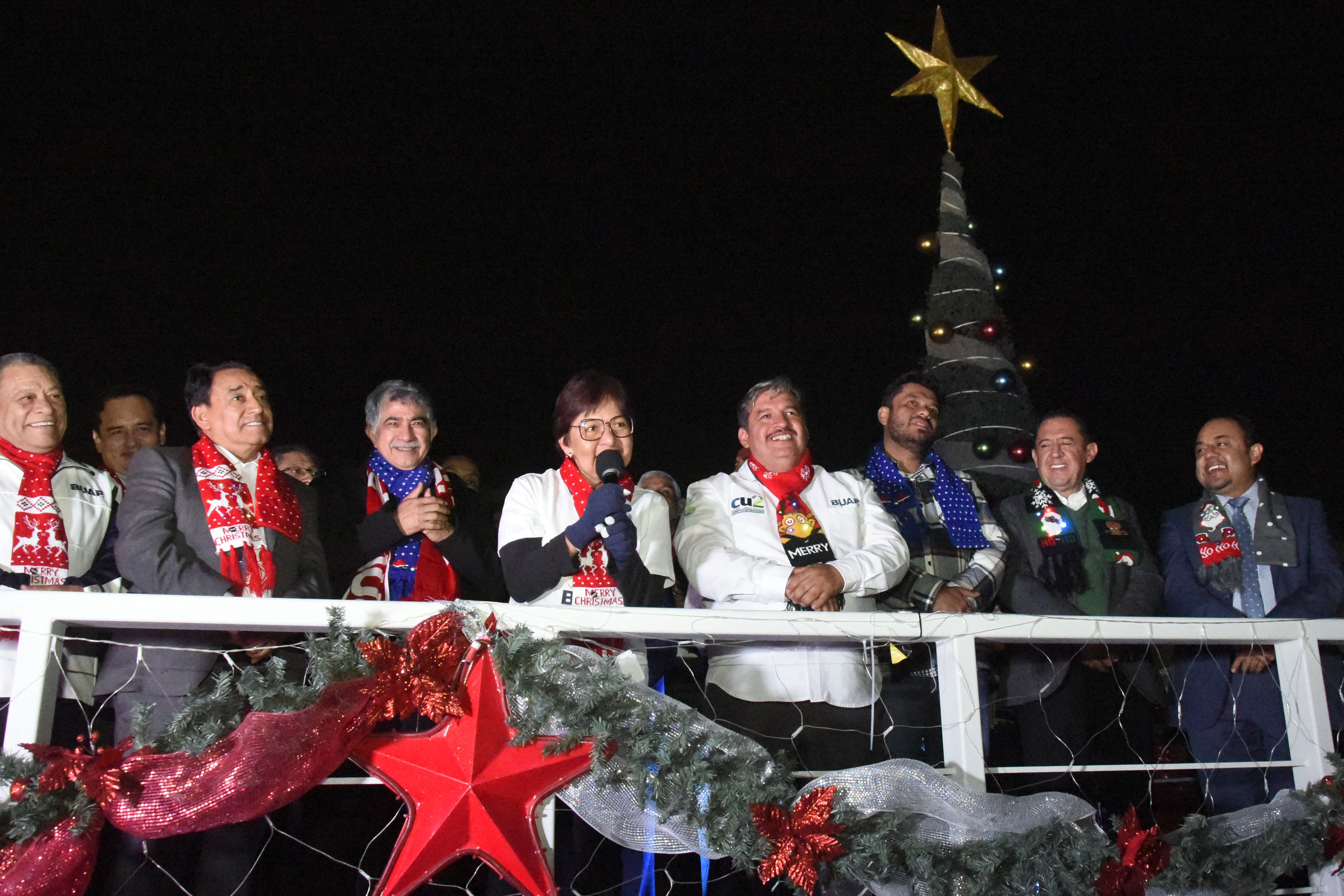 Encienden el Árbol Navideño en Ciudad Universitaria 2