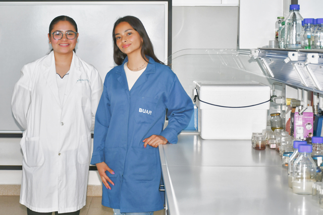 Alumnas BUAP desarrollan alternativa natural para combatir hongos y bacterias