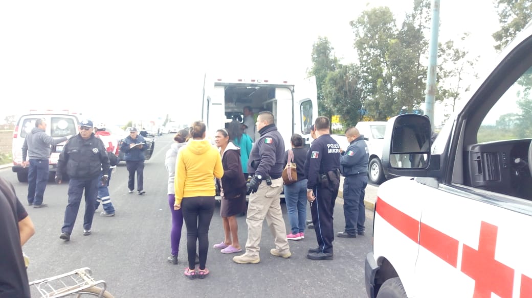 Vuelca camión en Huejotzingo; 15 personas heridas