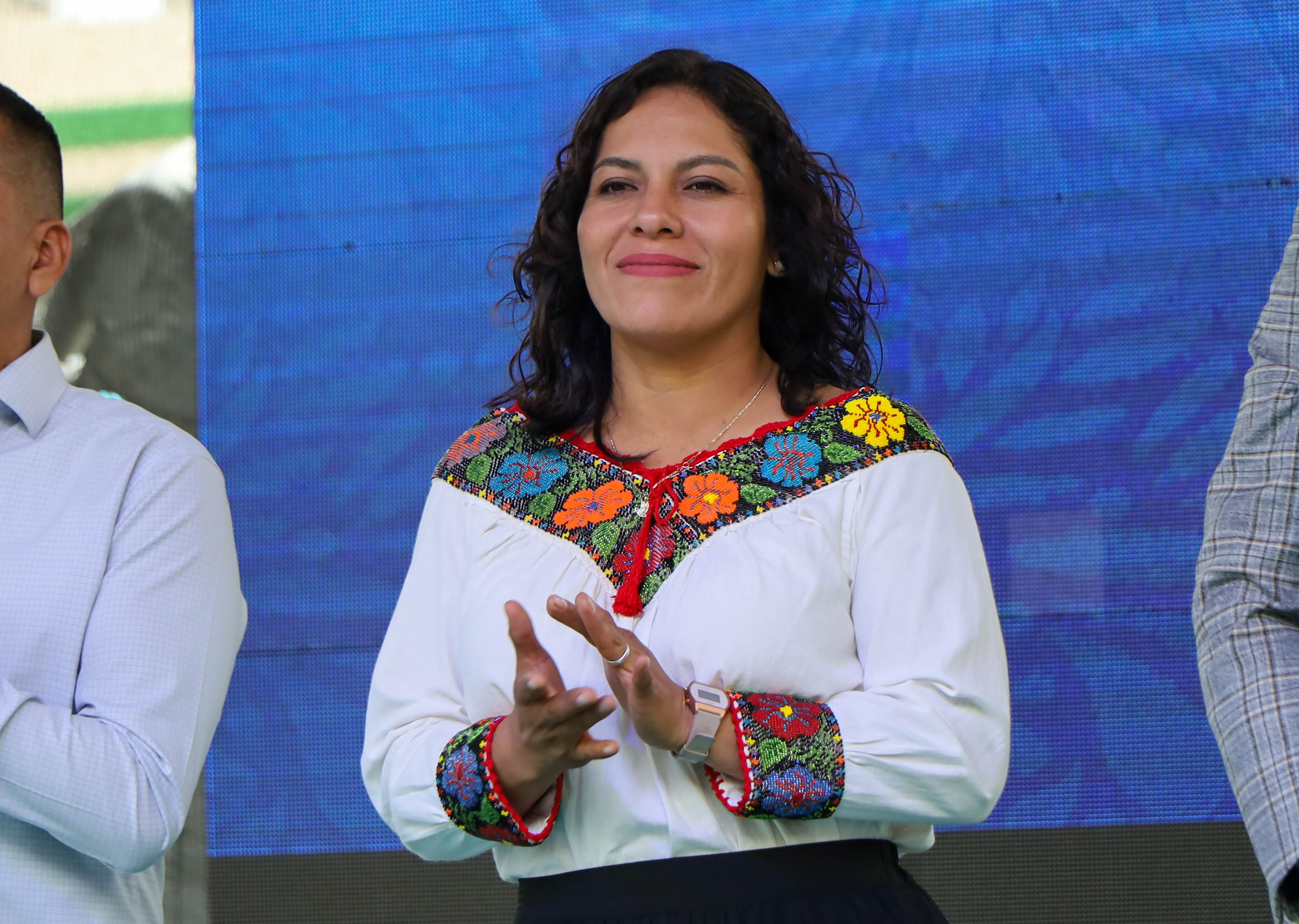 VIDEO Lupita Cuautle inicia limpia de propaganda electoral