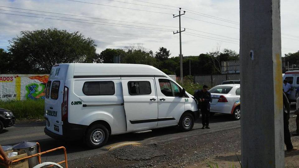 Antorcha cierra carretera por detención de vehículo en Izúcar