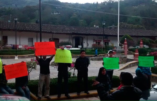 Acusa Antorcha Campesina detención ilegal de líder en Ahuacatlán