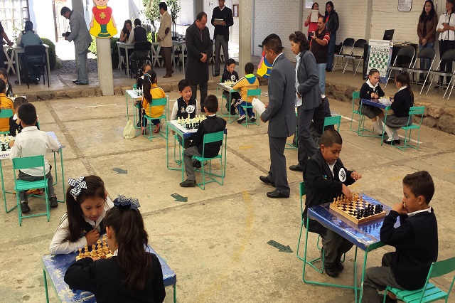 Realizan en Centro Escolar de Chignahuapan torneo de ajedrez
