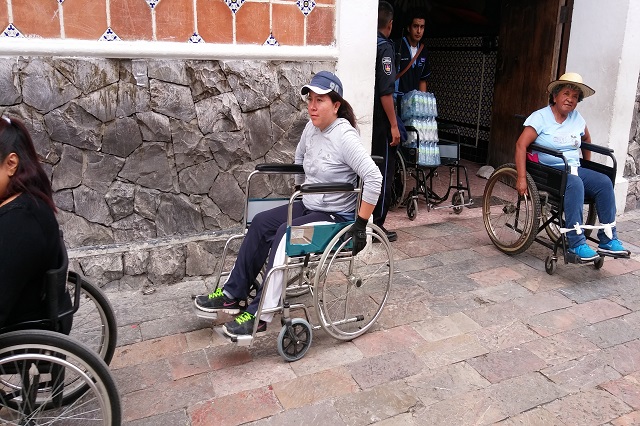 Inauguran en Atlixco curso sobre manejo de sillas de ruedas