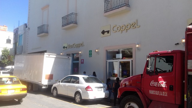 Se oculta dentro de Coppel en Acatlán para robar joyería de madrugada