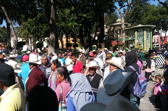 Protestan para detener obra de agua potable en comunidad de Atlixco