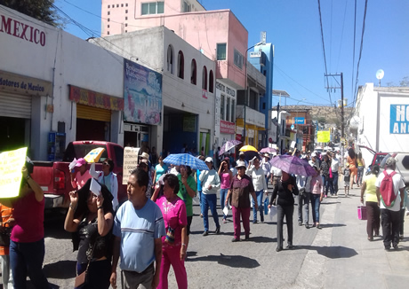 Realizan segunda protesta contra el gasolinazo en Acatlán de Osorio