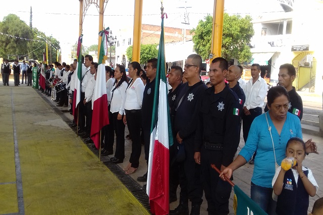Con desfile conmemoran Batalla de Puebla en Anicano