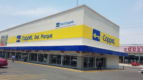 Hallan cuerpo frente a Coppel de Plaza del Parque en Puebla