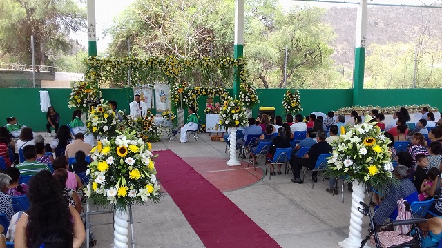 Campesinos de Chinantla bendicen sus semillas ante San Isidro