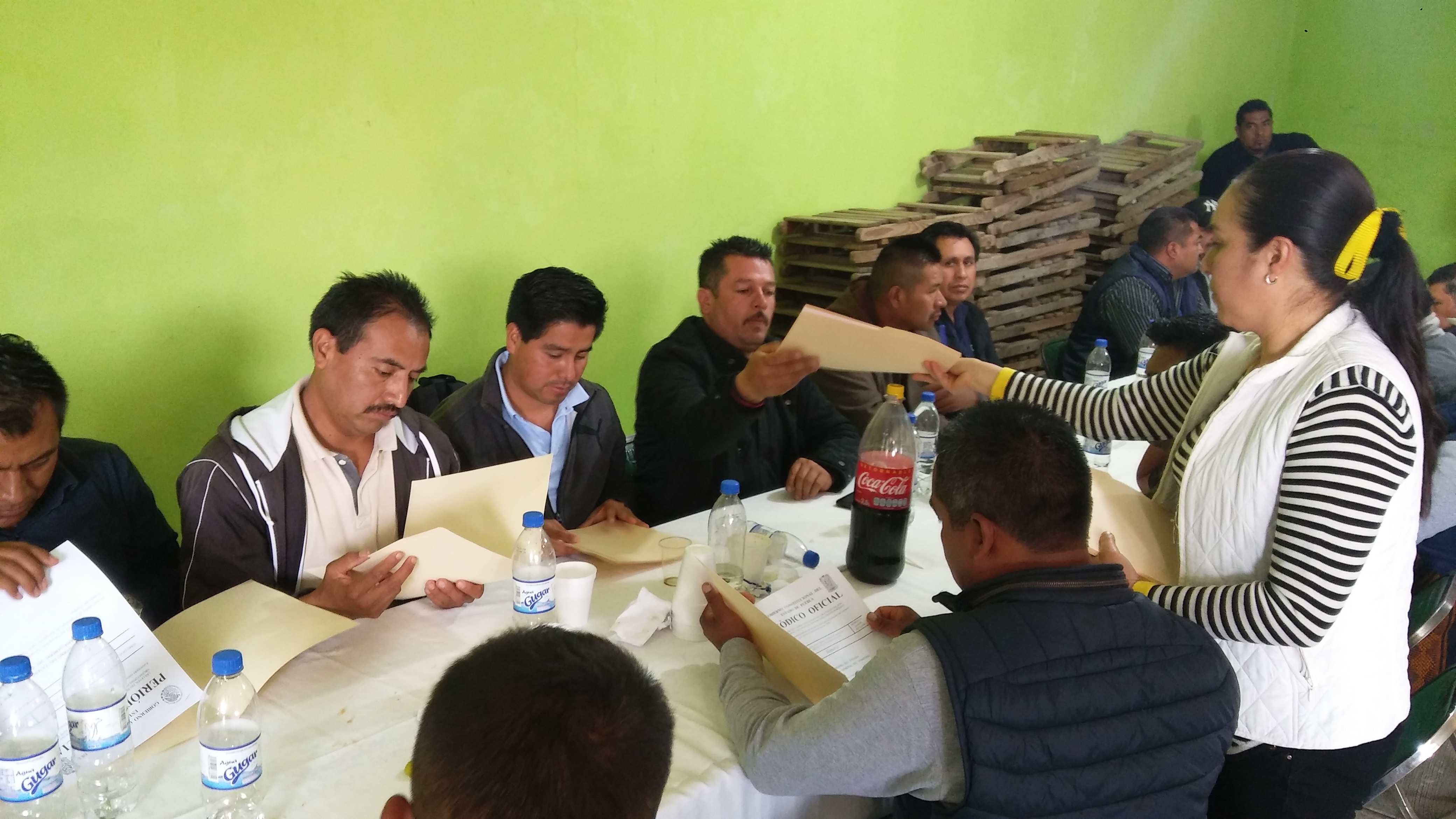 Entregan guías para evitar linchamientos en Zacapoaxtla