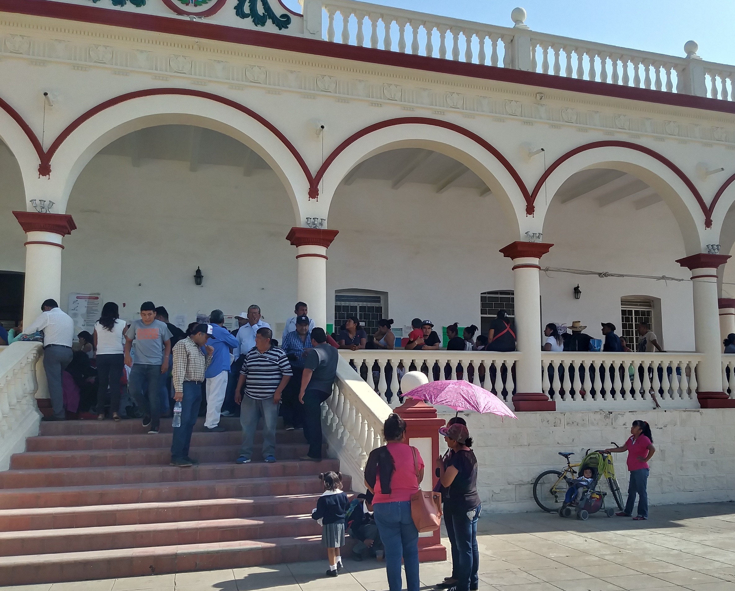 Antorchistas exigen terrenos y obras para escuelas en Acatlán