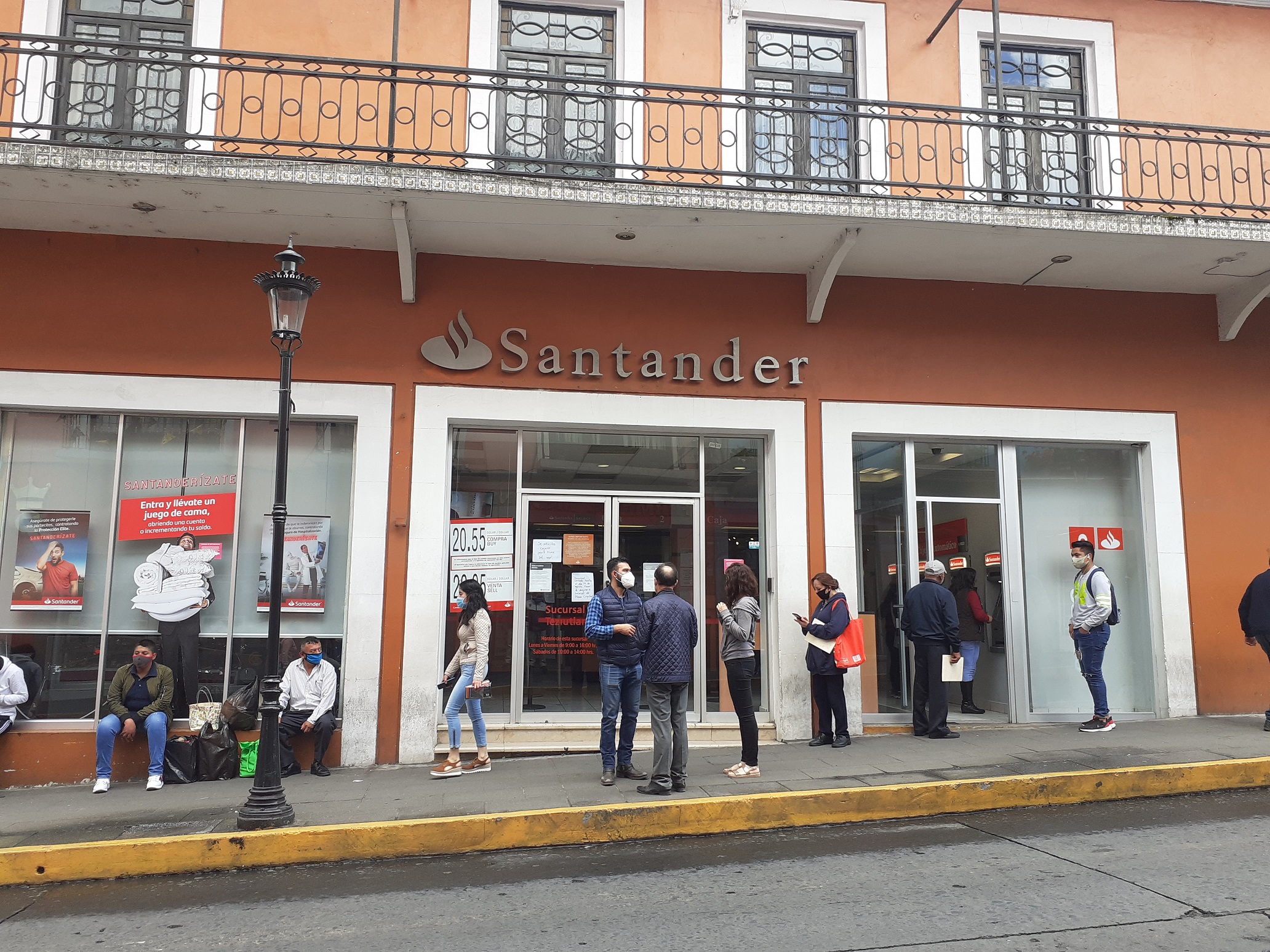 Cierran Bancomer, Scotiabank y Santander en Teziutlán por Covid19