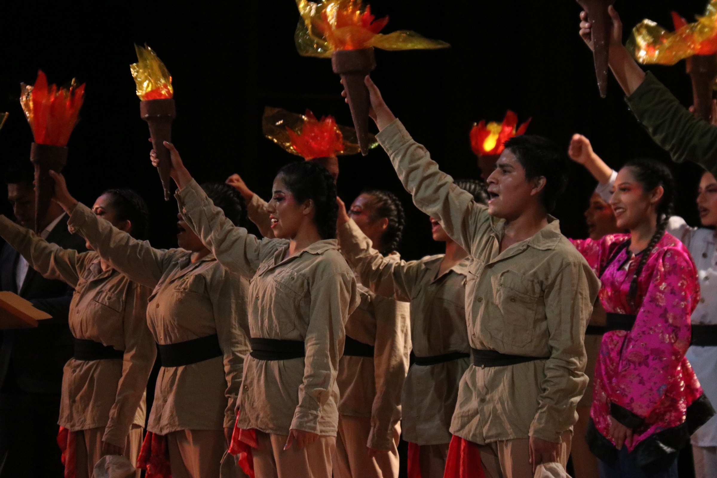 Presentan China, un asalto al cielo, en la CMDX