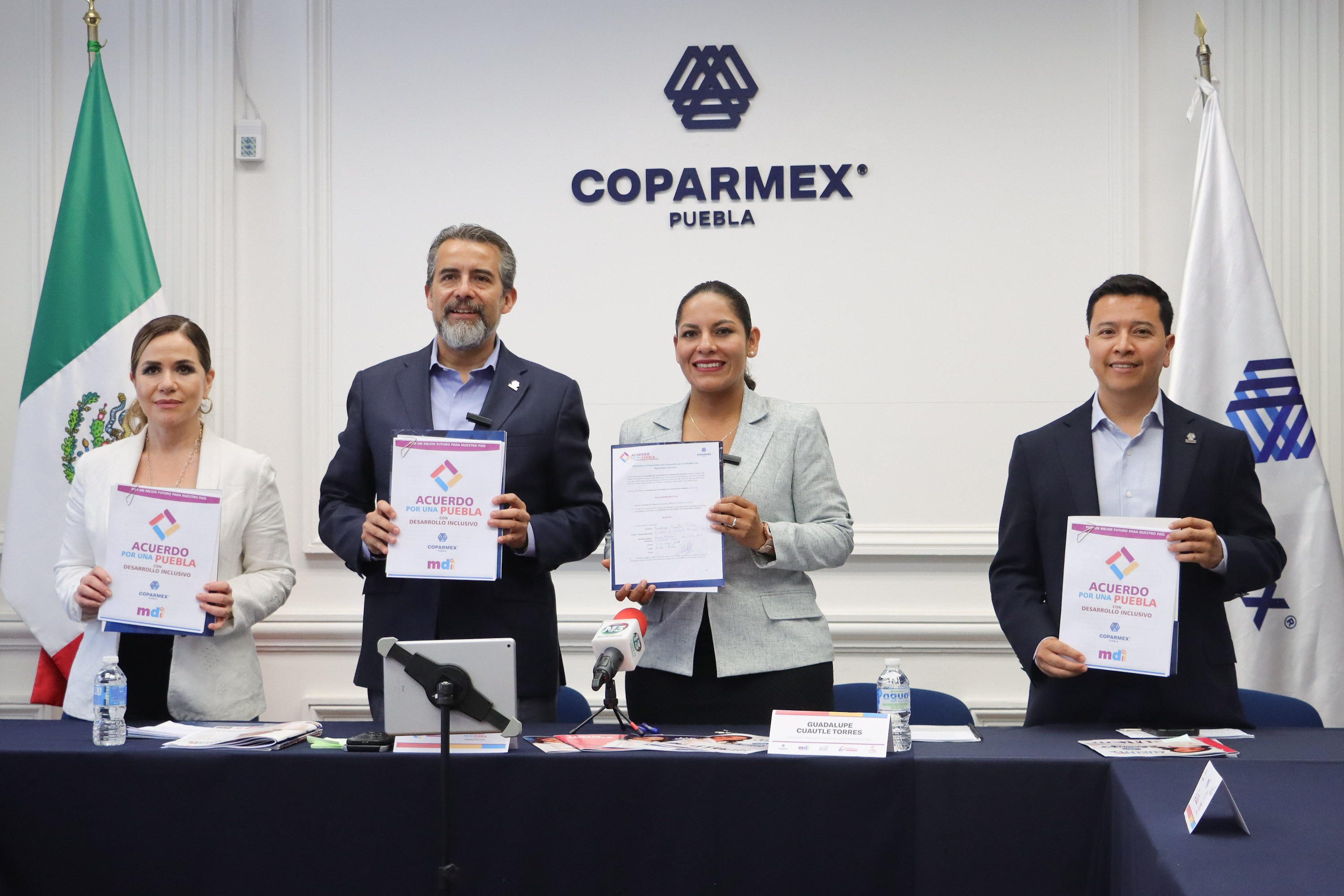 VIDEO Lupita Cuautle se reúne con integrantes de COPARMEX