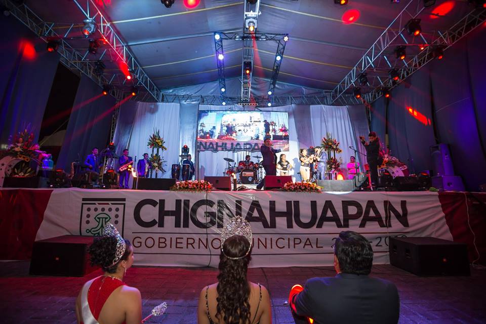 Arrancan fiestas de Chignahuapan con coronación de la reina