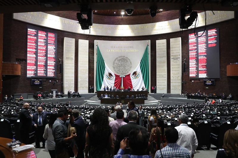 Mínimo… 141 diputados que buscan reelección renuncian a apoyos económicos