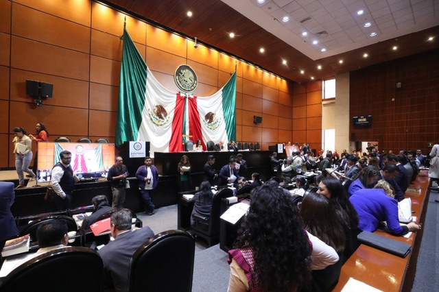 Avalan diputados en Comisión la reforma de AMLO al Poder Judicial