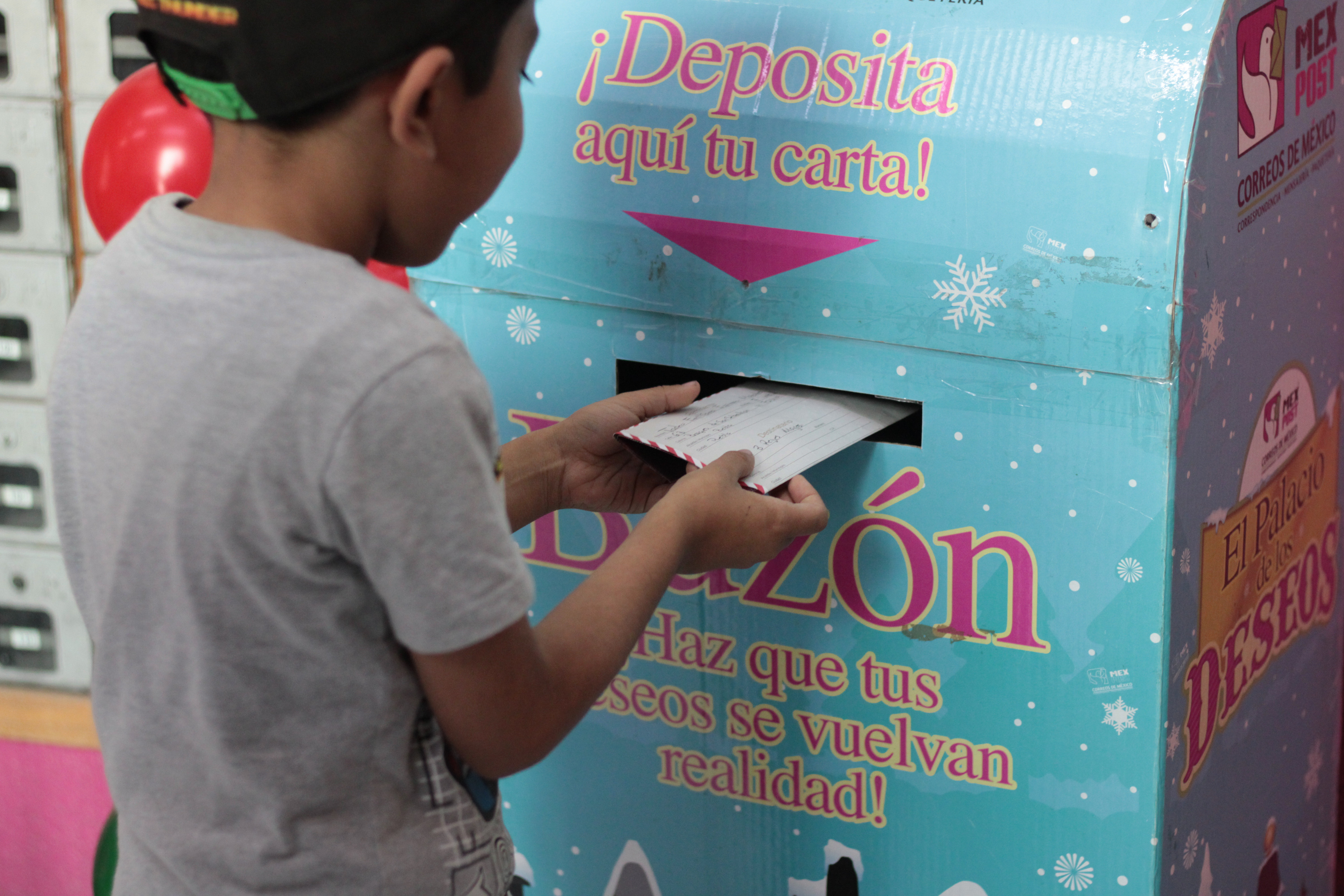 VIDEO Deja tu carta a los Reyes Magos en el Palacio de los Deseos