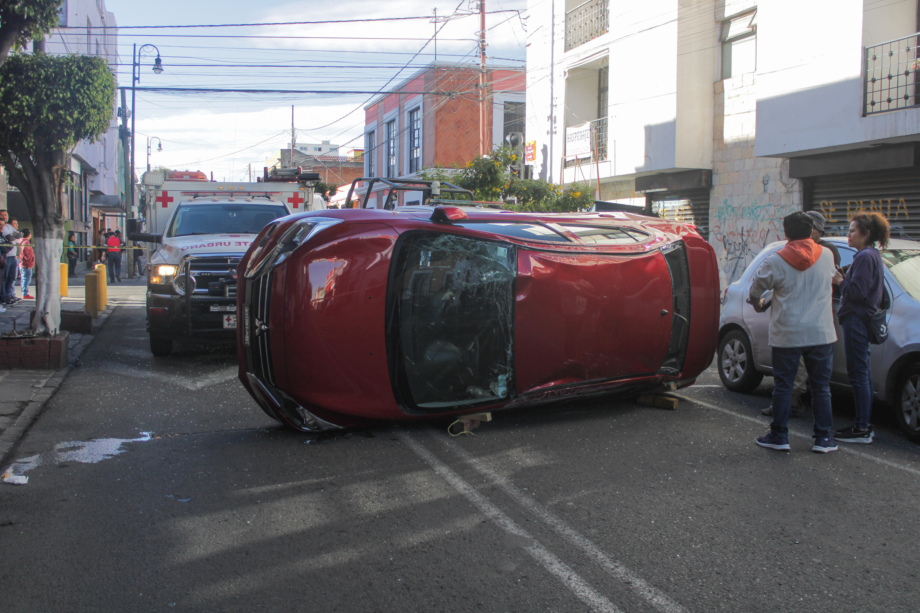 Vuelva vehículo en la 13 Poniente y 3 Sur en Puebla