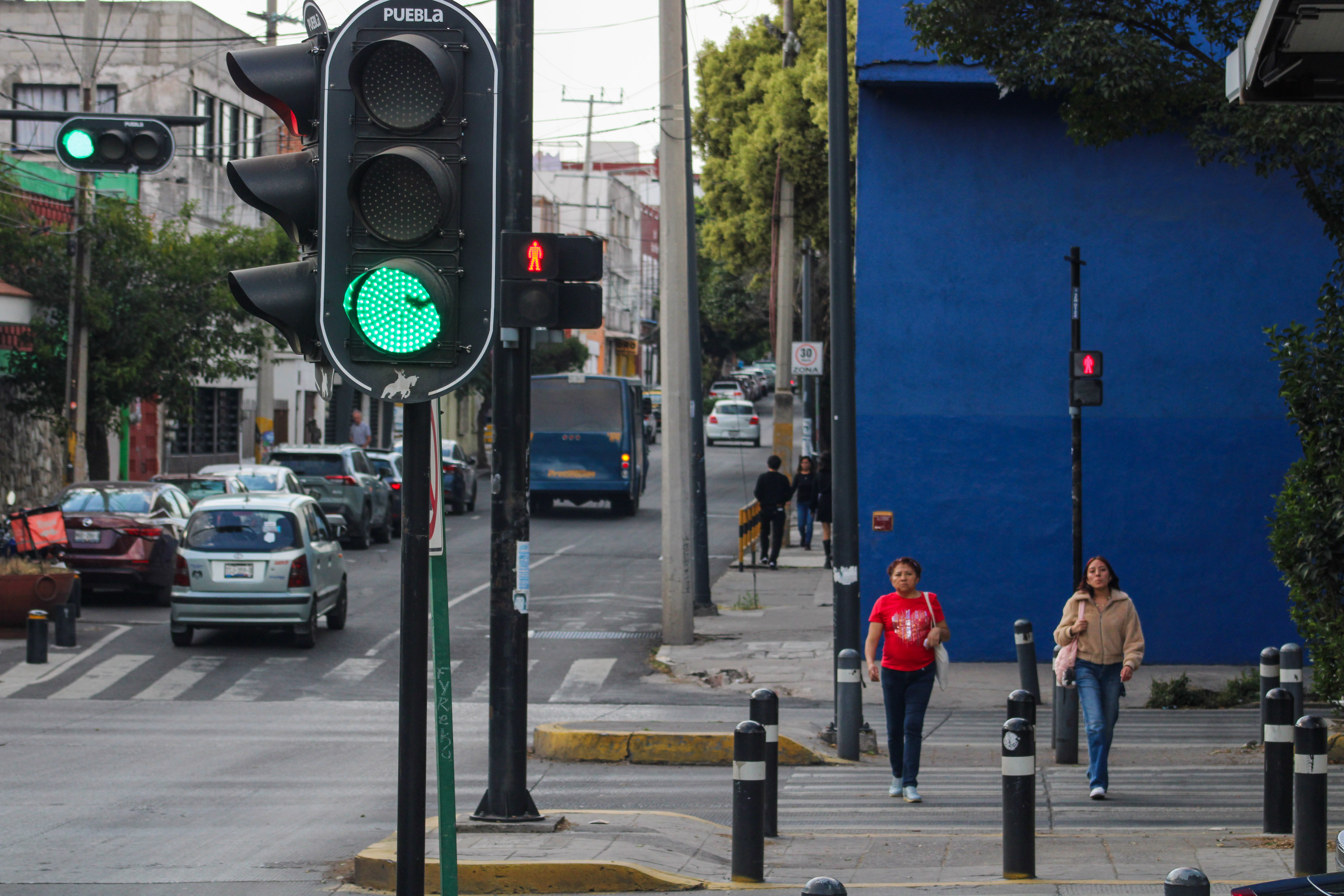 Ayuntamiento de Puebla modernizará la red de semáforos en la ciudad