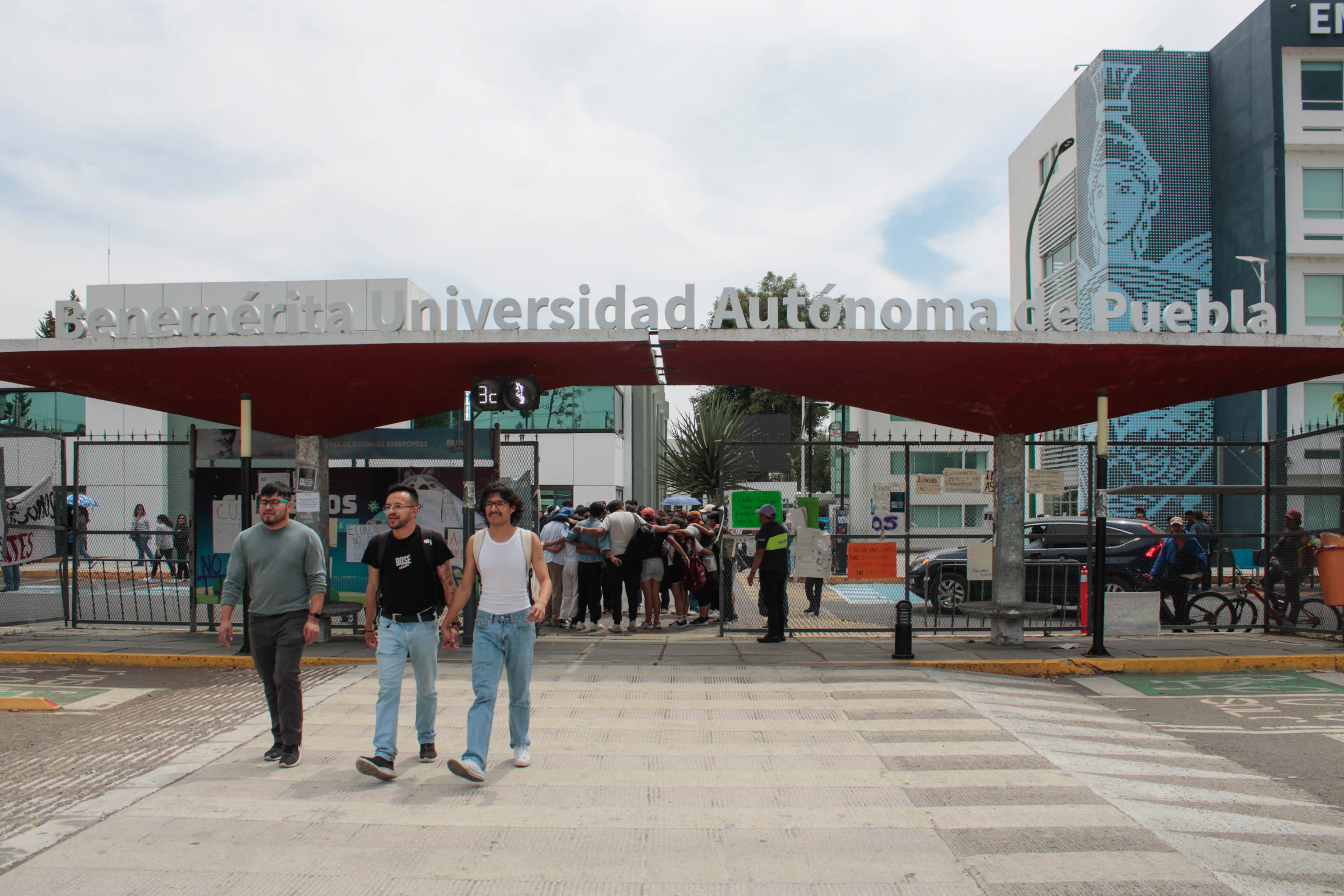 Ya están disponibles las guías, ejercicios y simulador para el examen BUAP 2025