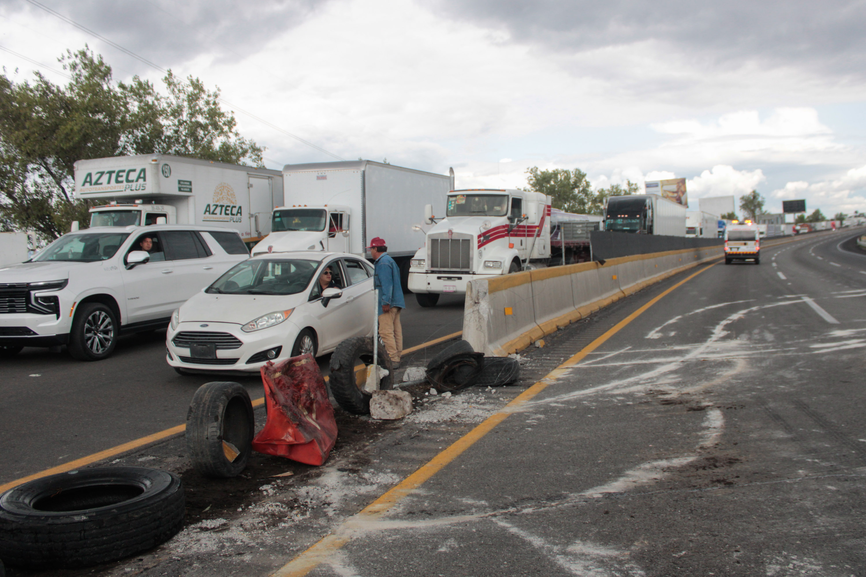 VIDEO Tráfico en la Autopista México-Puebla ya se extiende por más de 6 kilómetros