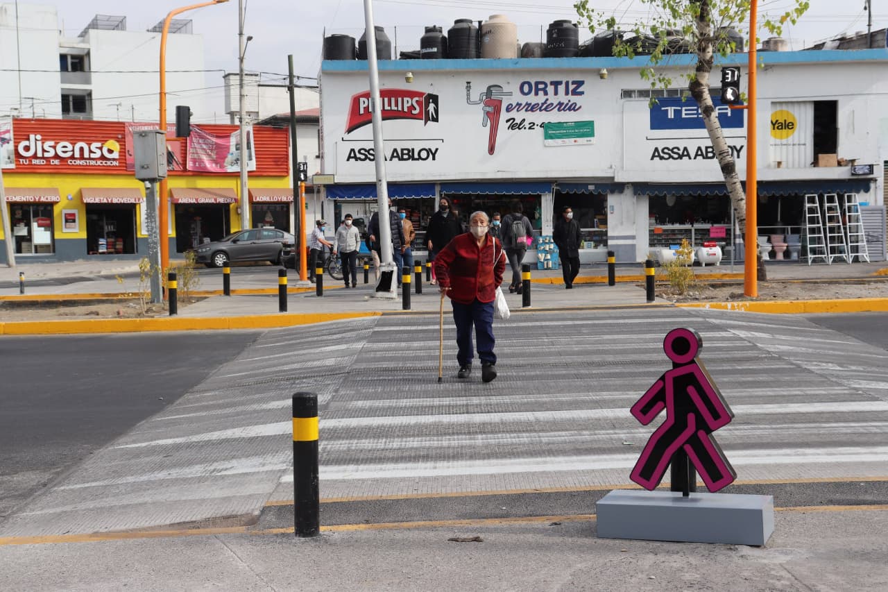 Retiró Ayuntamiento de Puebla cinco puentes peatonales