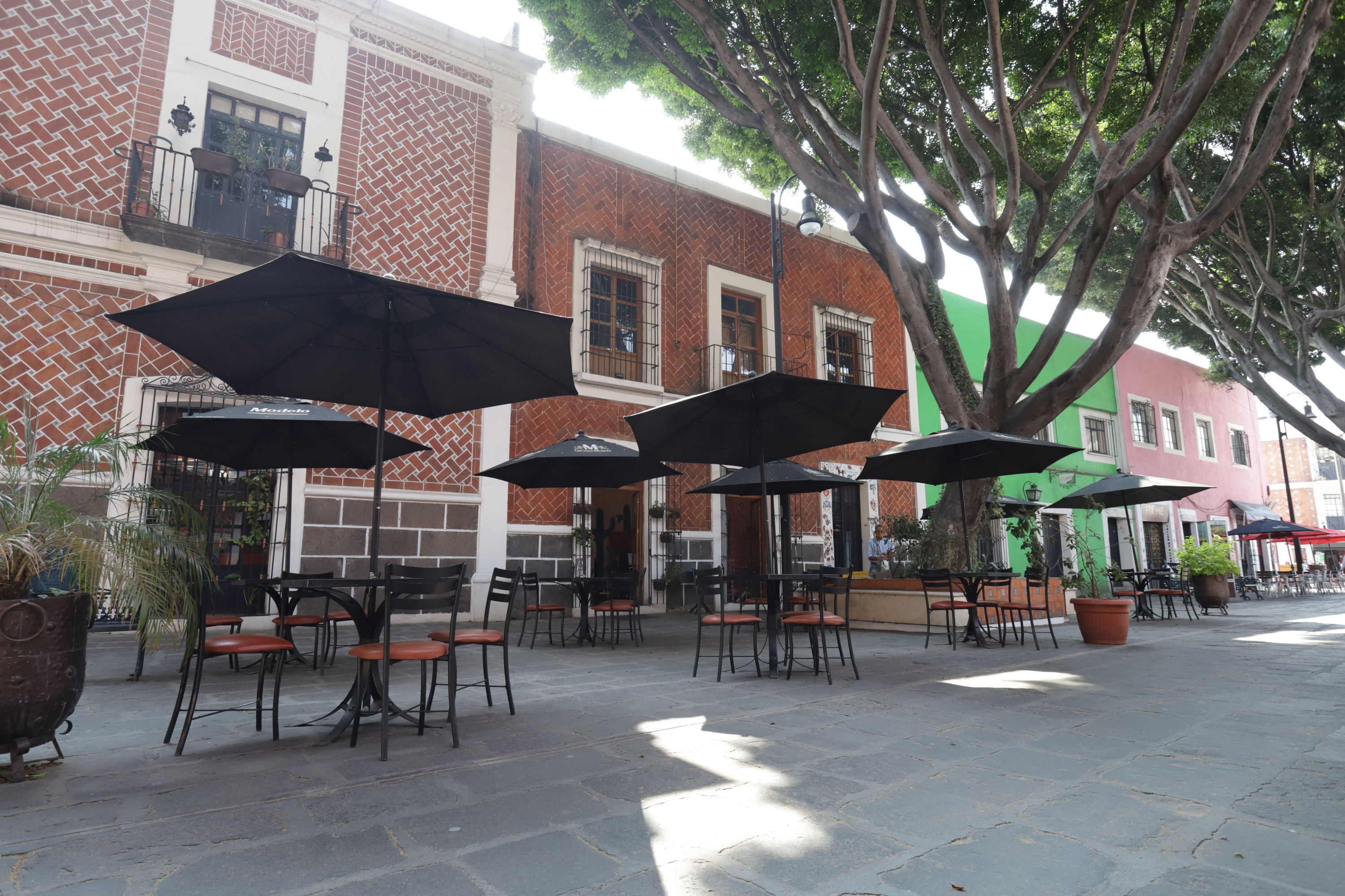 Se restringirá las terrazas en restaurantes y la venta de comida al aire libre