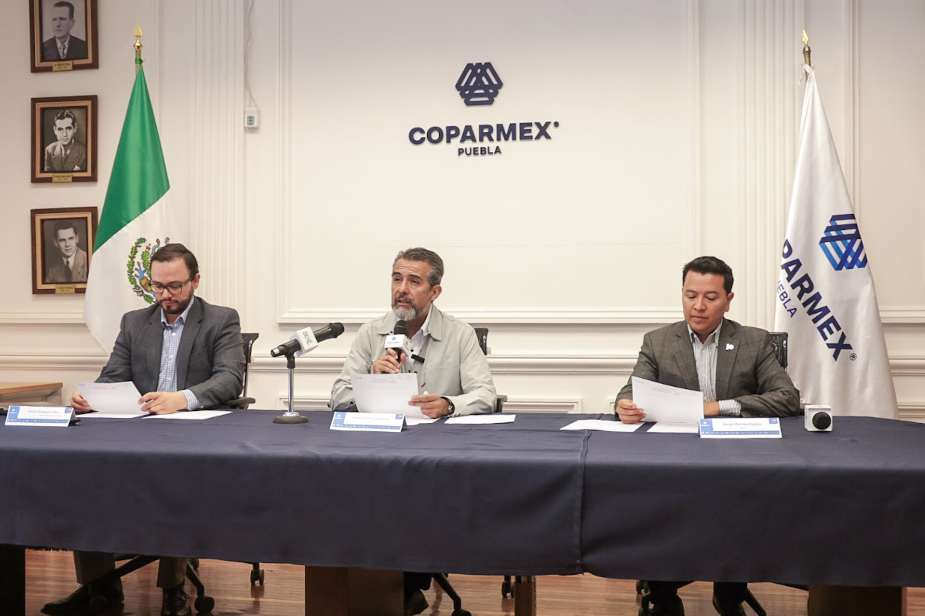 VIDEO Morenistas en Puebla hacen menos Foros Ciudadanos de la Coparmex