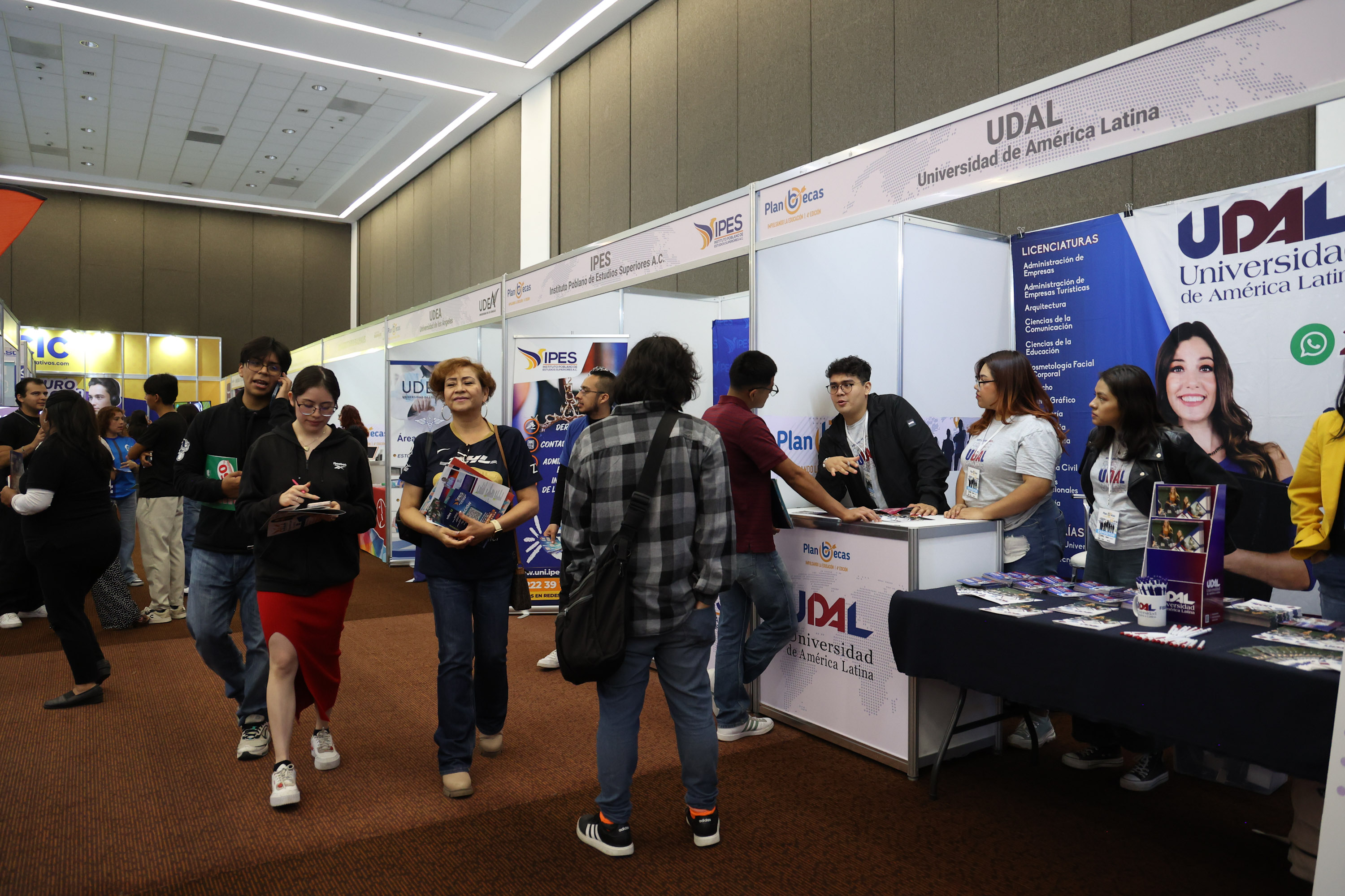 VIDEO Arranca Feria de Becas para futuros universitarios en Puebla