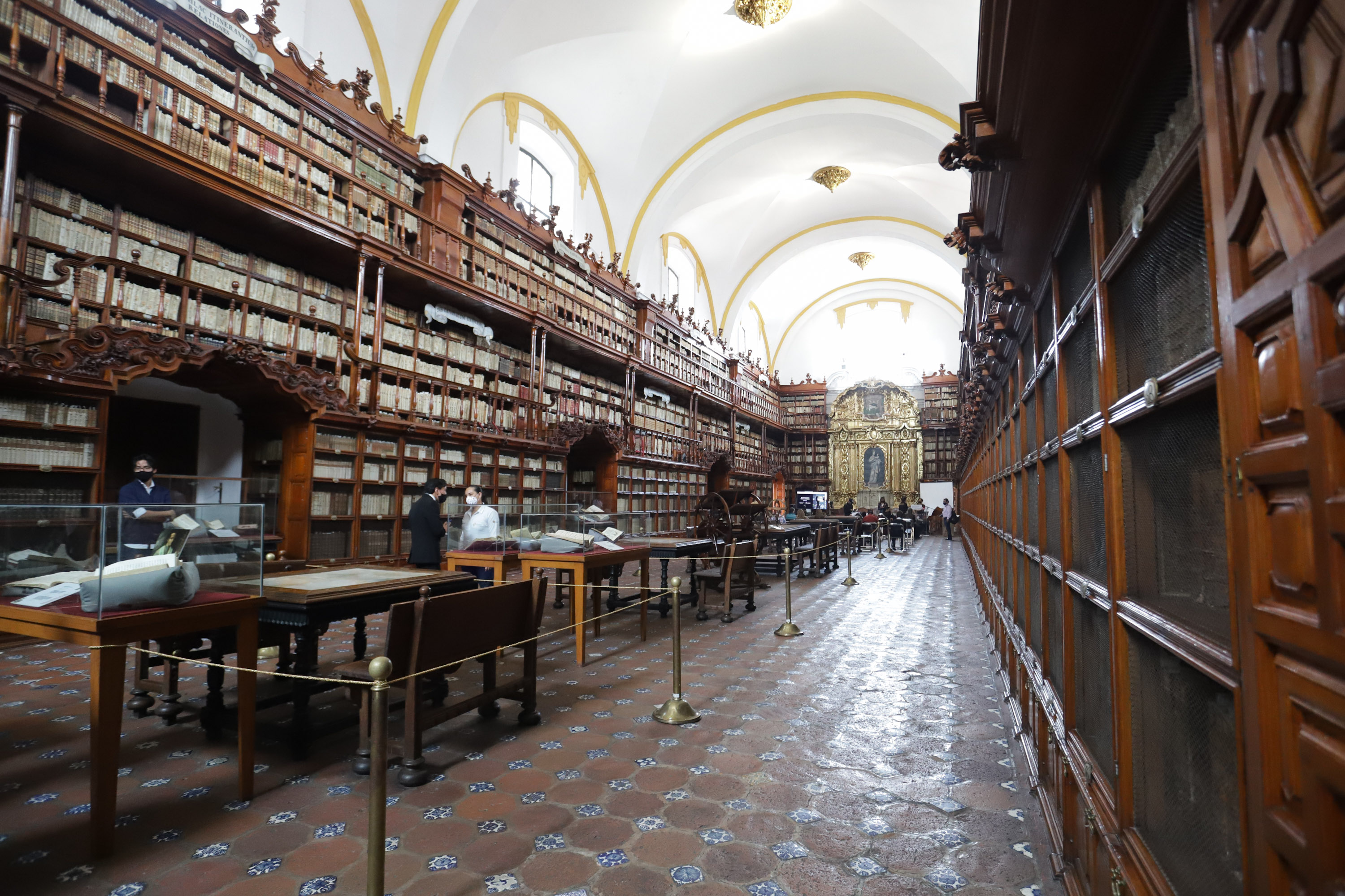 Extranjeros prefieren visitar la Biblioteca Palafoxiana