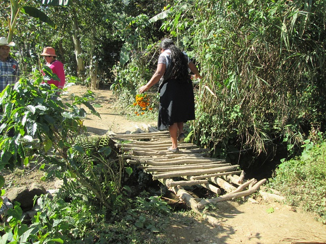 Desestima edil riesgo por manantiales contaminados en Huauchinango