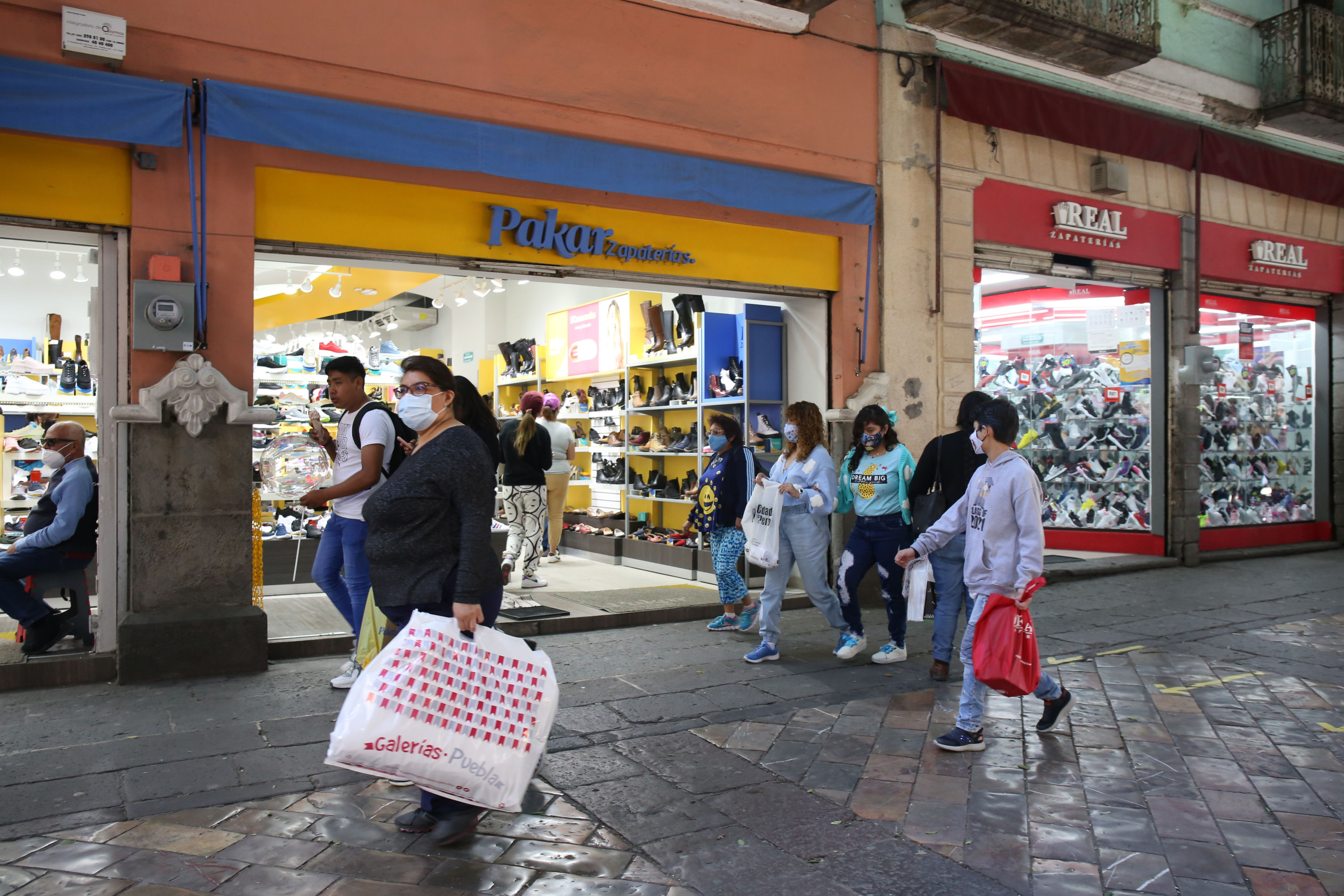 En Puebla existen más de 345 mil establecimientos comerciales: Inegi
