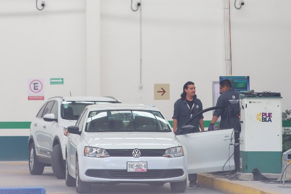 Llama Sergio Céspedes no buscar arreglos en lo oscurito en Verificación Vehicular