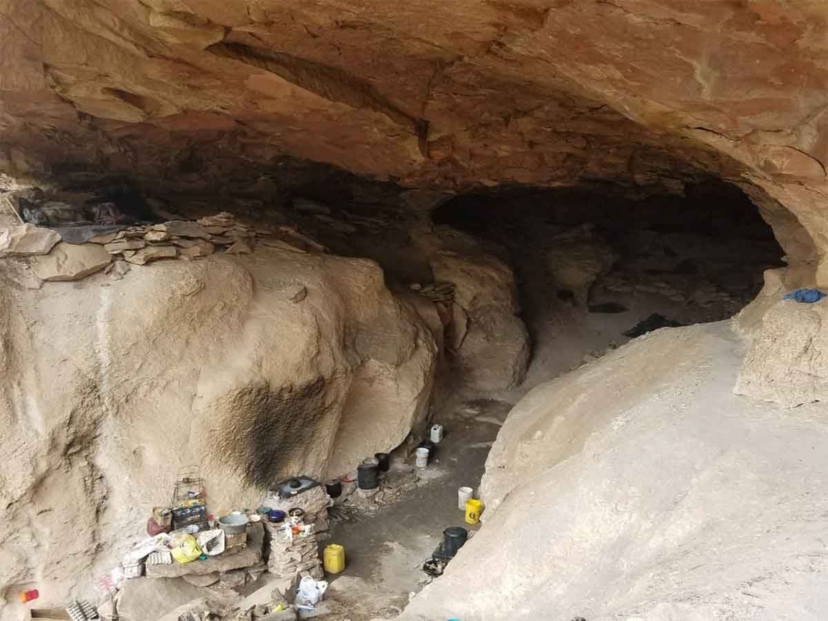 Narcos tenían secuestradas a 21 personas en cuevas