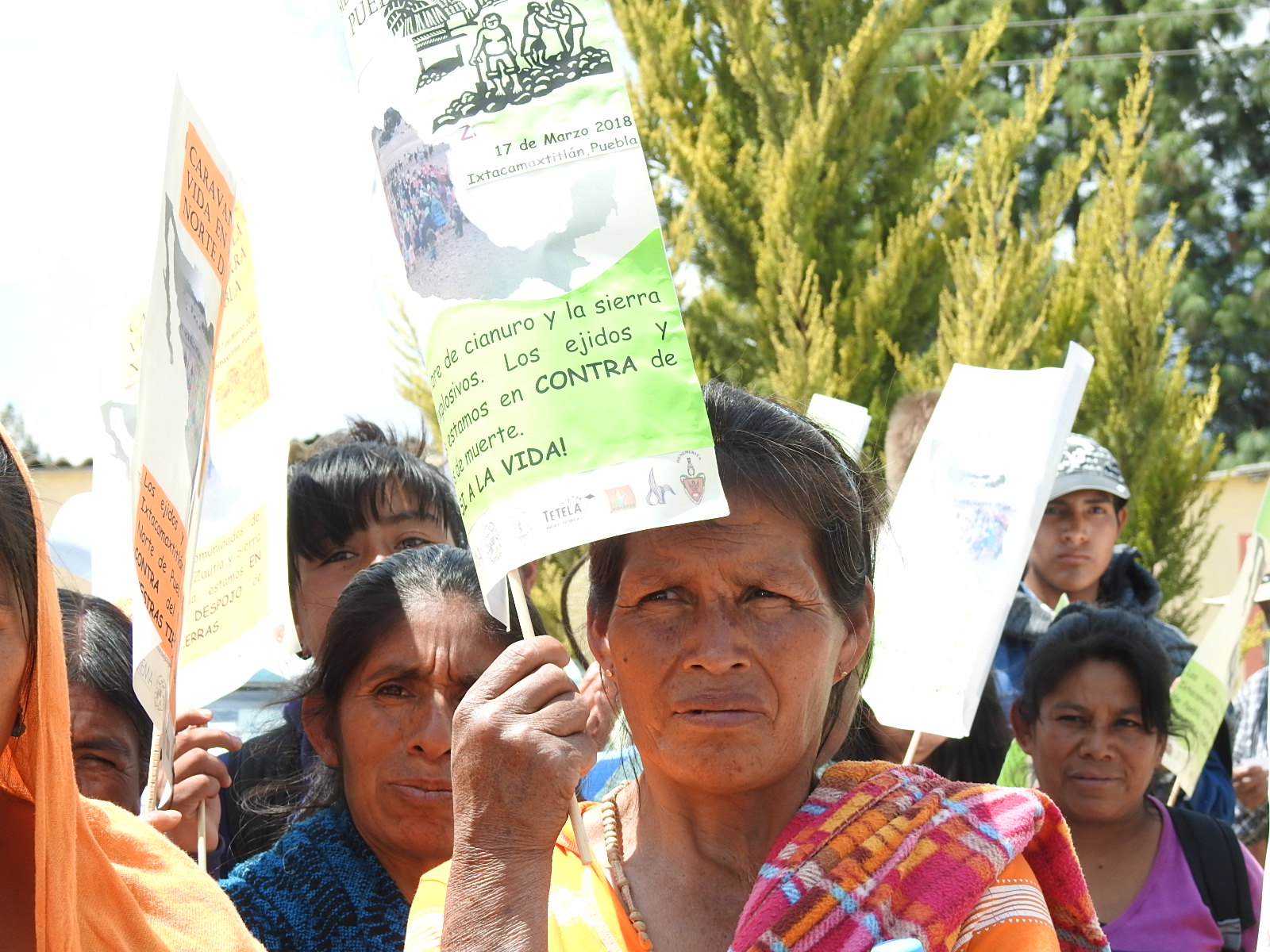 Mujeres luchan contra minera de Almaden Minerals en la Sierra Norte