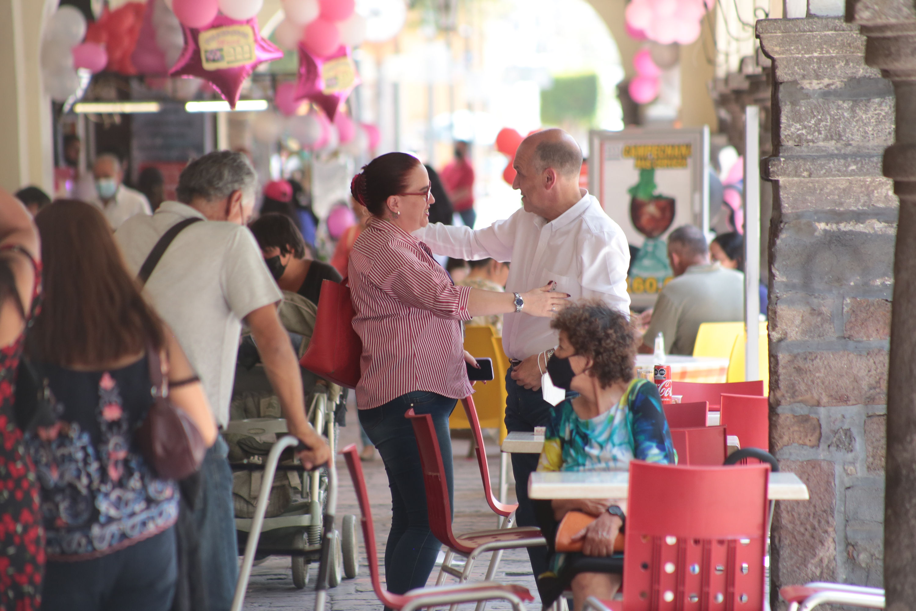 Comercios alistan promociones por el Día de la Madre