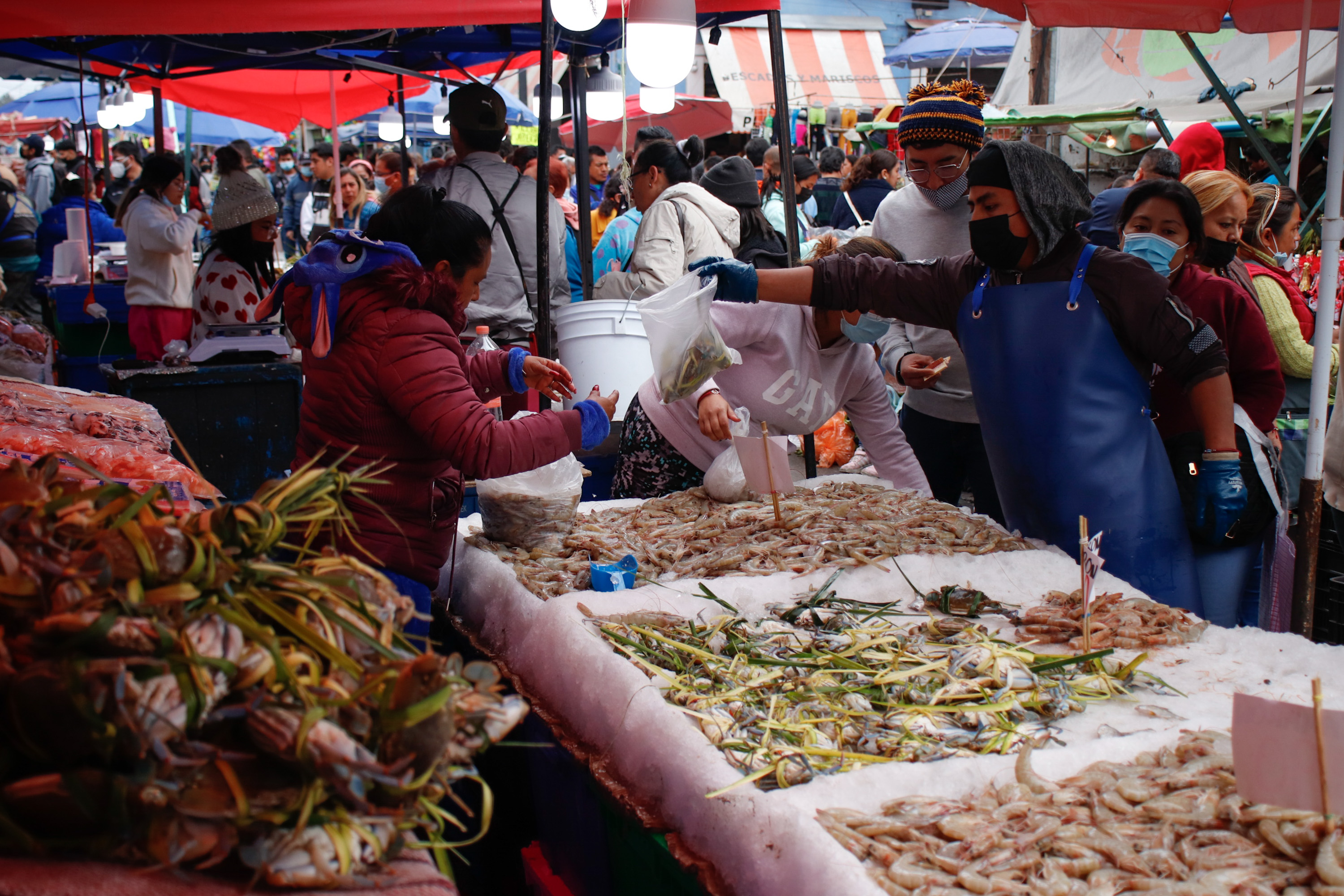 Repunte hasta del 50% esperan comerciantes de mariscos por cuaresma