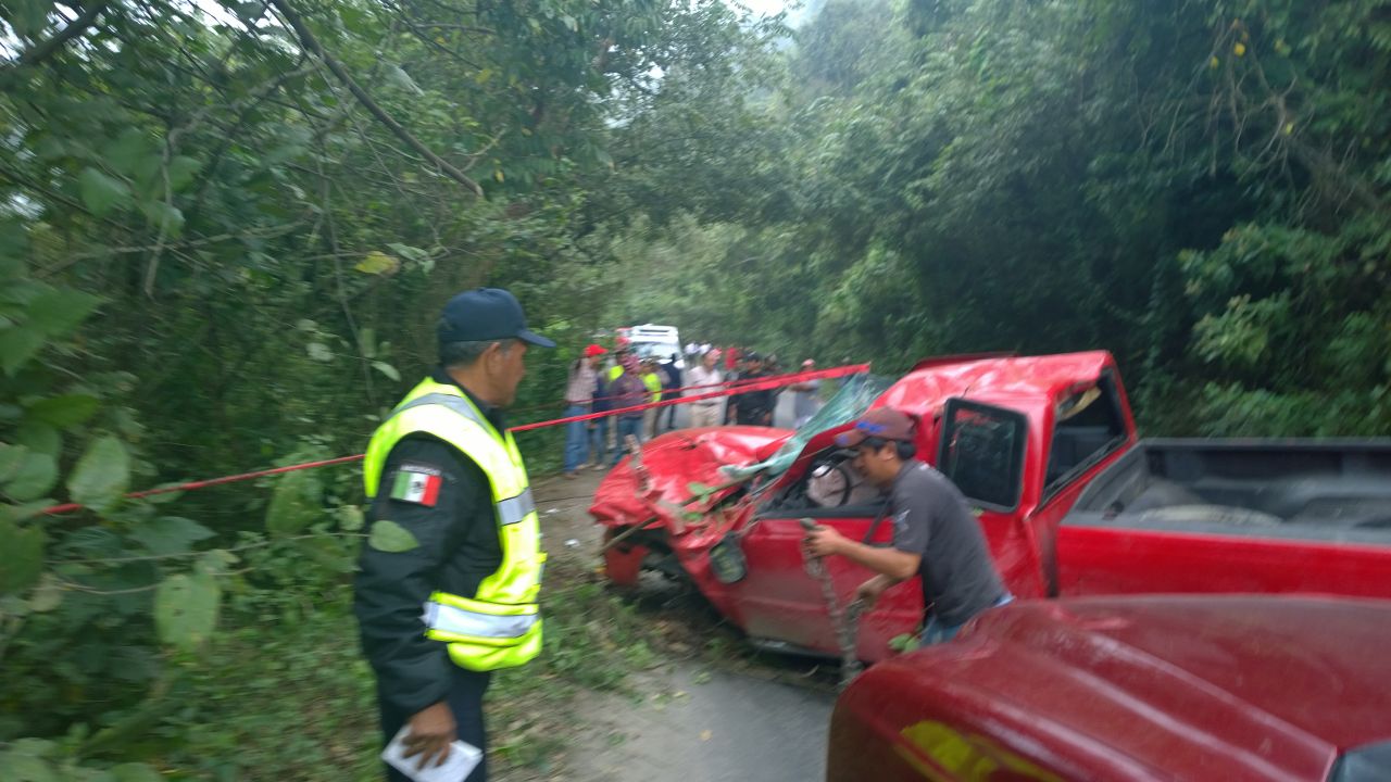 Deja dos muertos y cuatro heridos accidente automovilístico en Pantepec