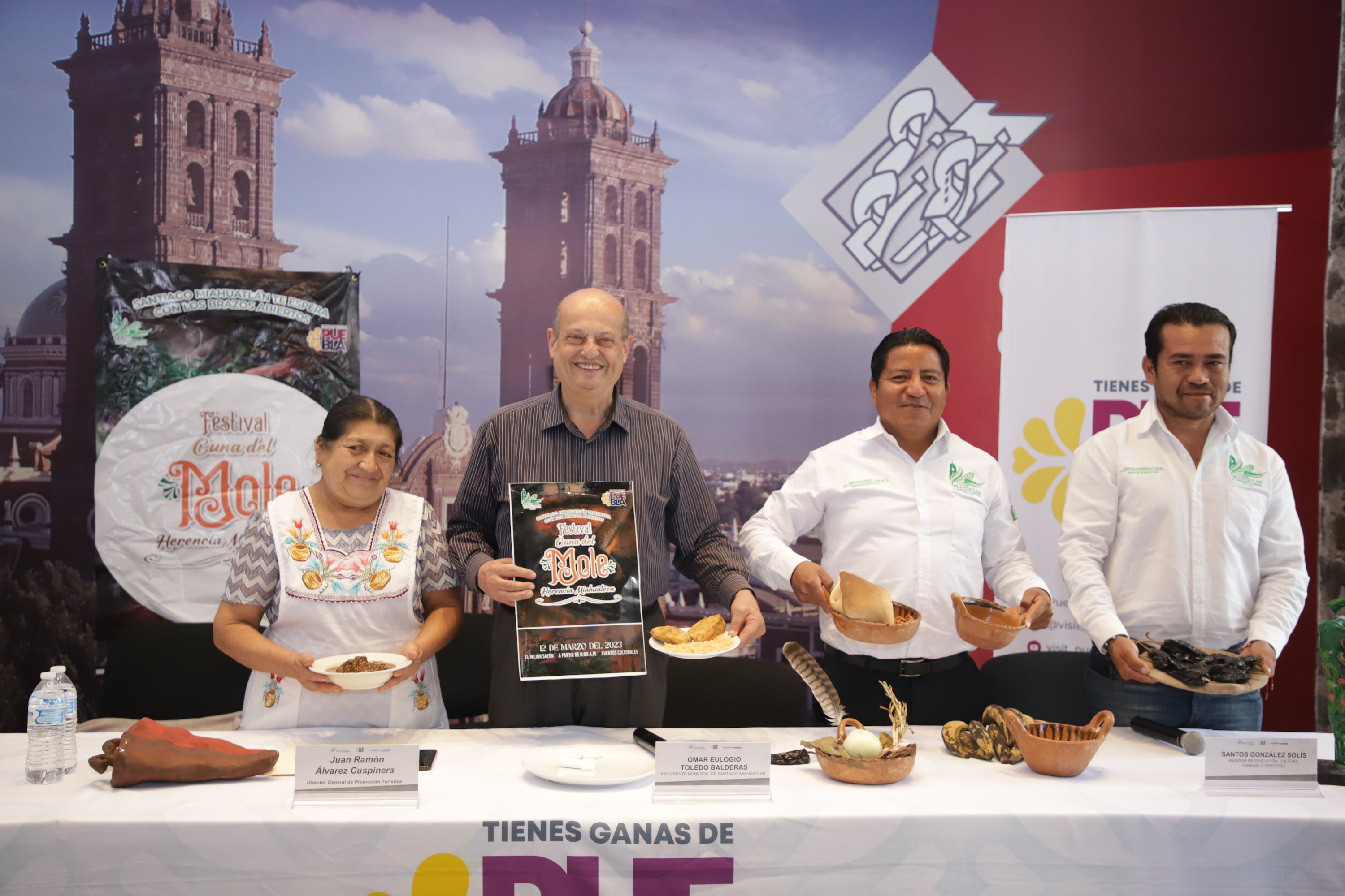 VIDEO Alistan Festival Cuna del Mole en Santiago Miahuatlán