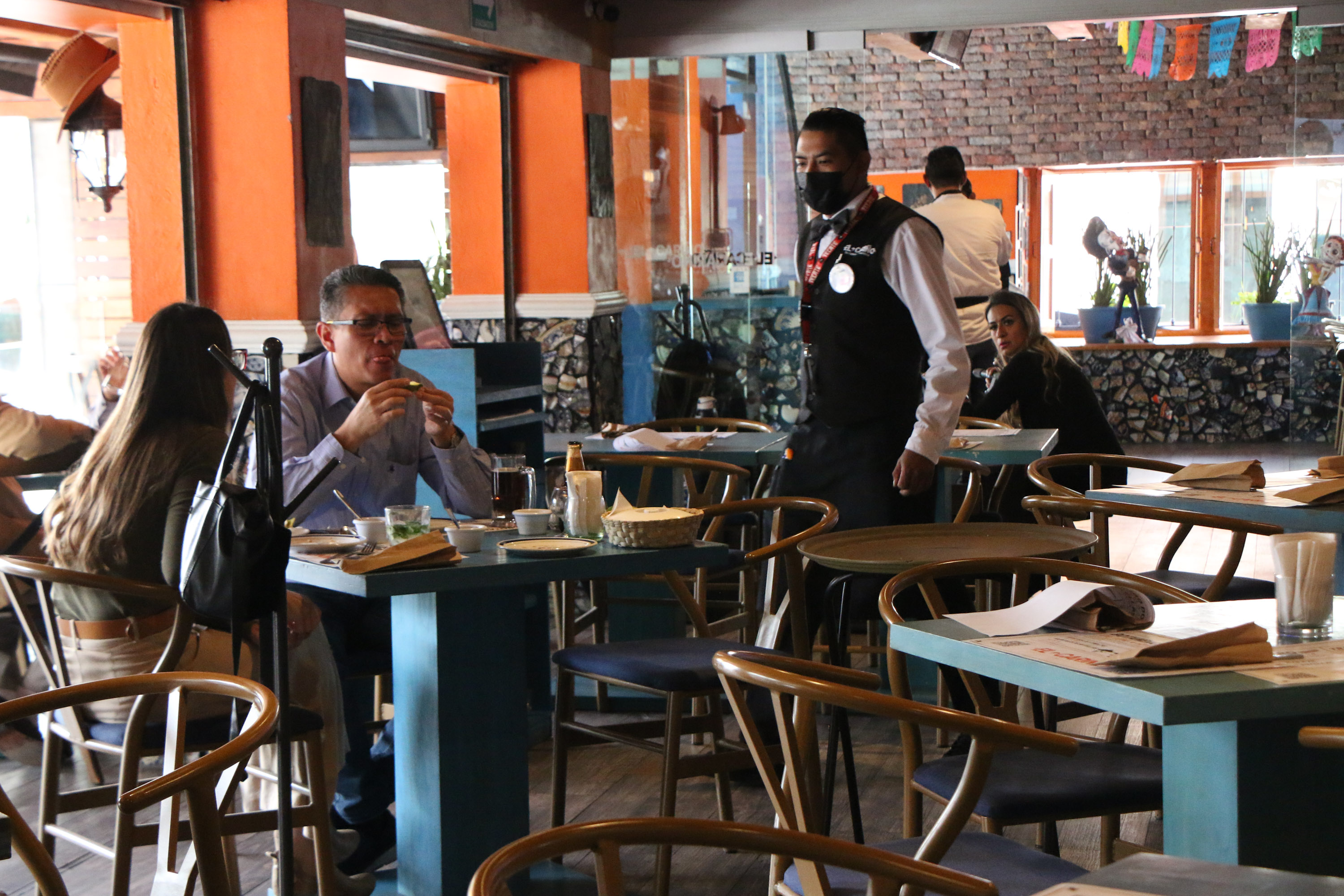 Restaurantes de Tehuacán habilitan centros de acopio para damnificados de Guerrero