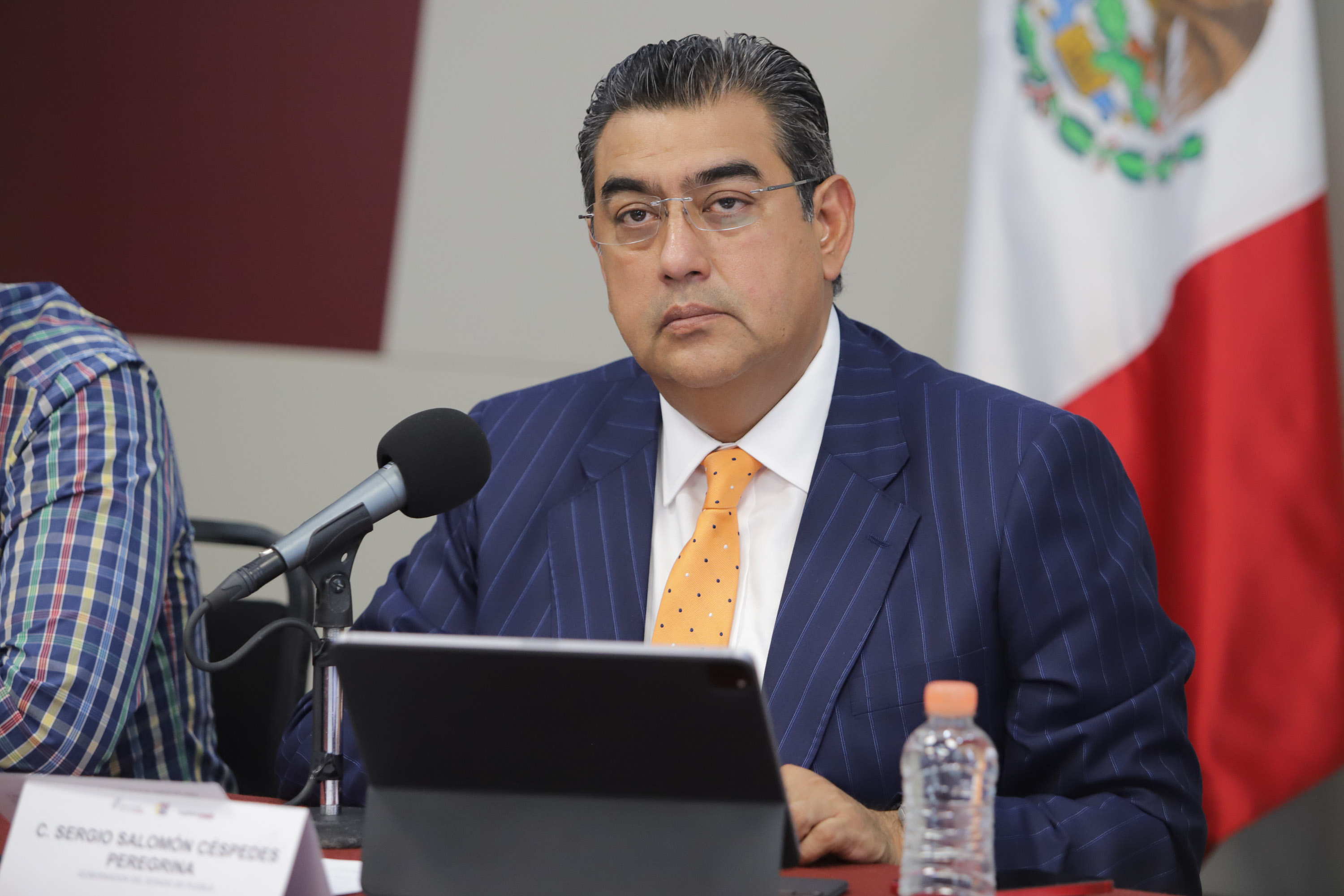 Rechazan Céspedes y 22 gobernadores política antimigratoria que impulsa Texas