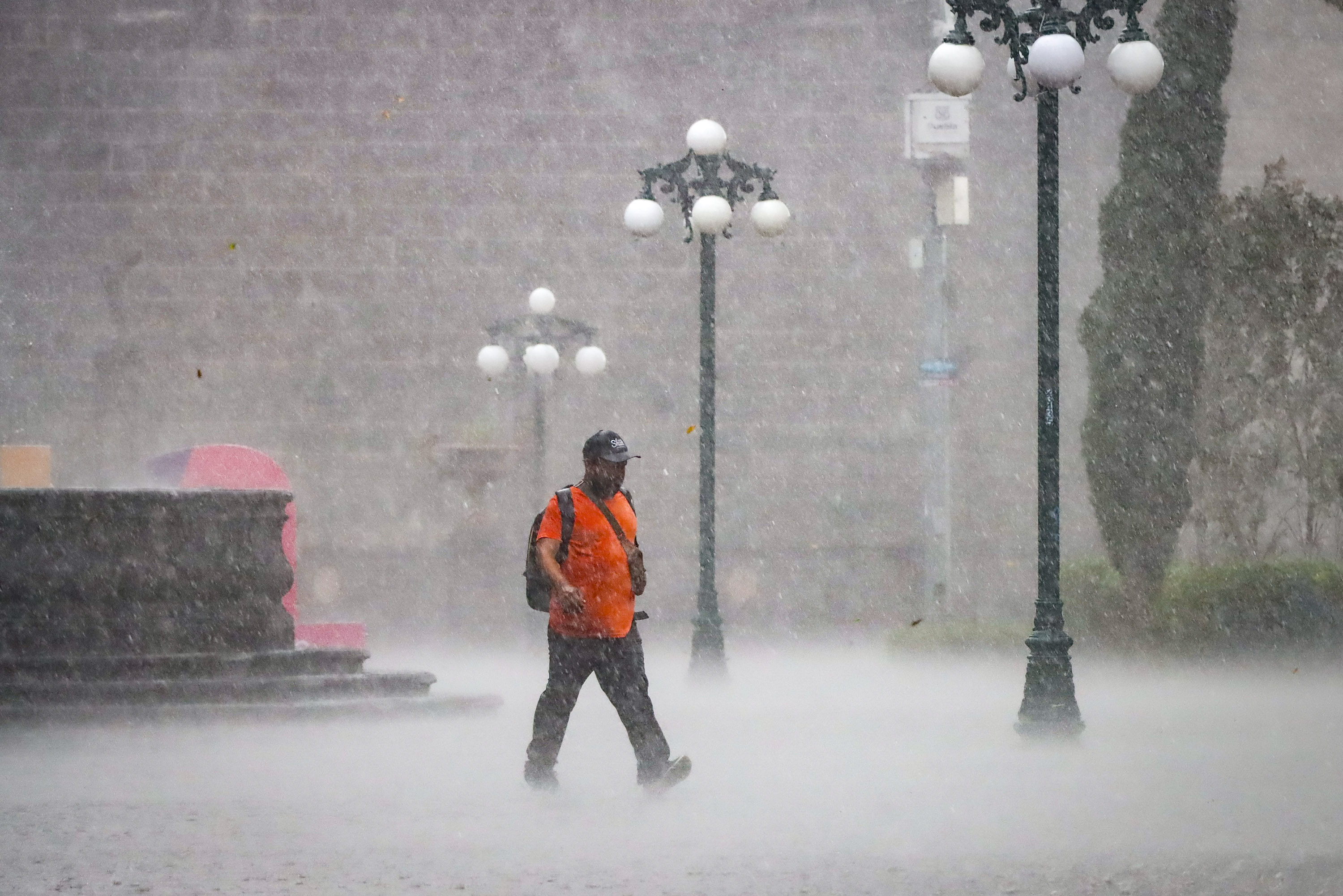 VIDEO Intensa lluvia acompañada de vientos en Puebla capital