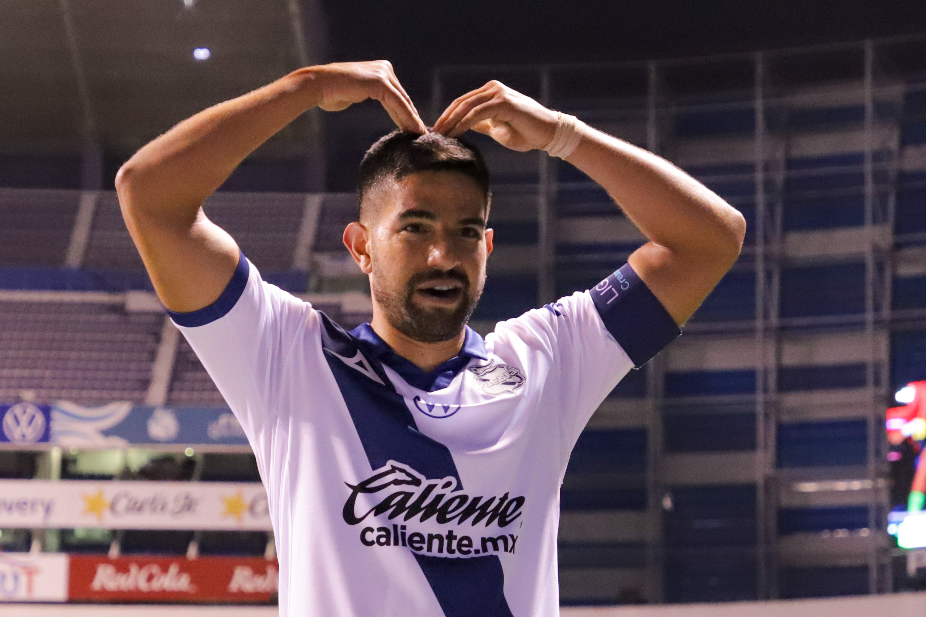 VIDEO Árbitro Diego Montaño regala triunfo al Puebla