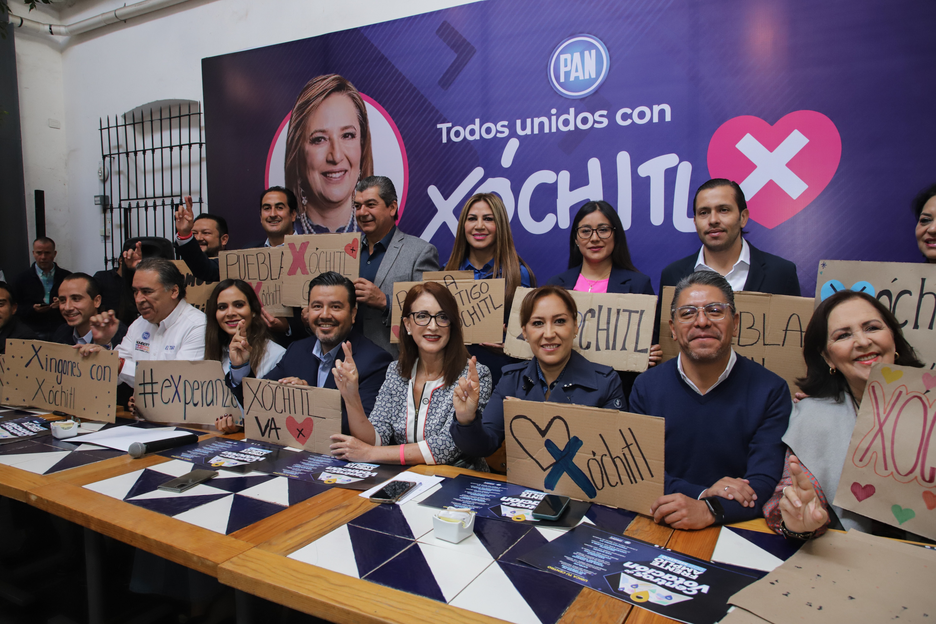 Panistas poblanos cierran filas en torno a Xóchitl Gálvez