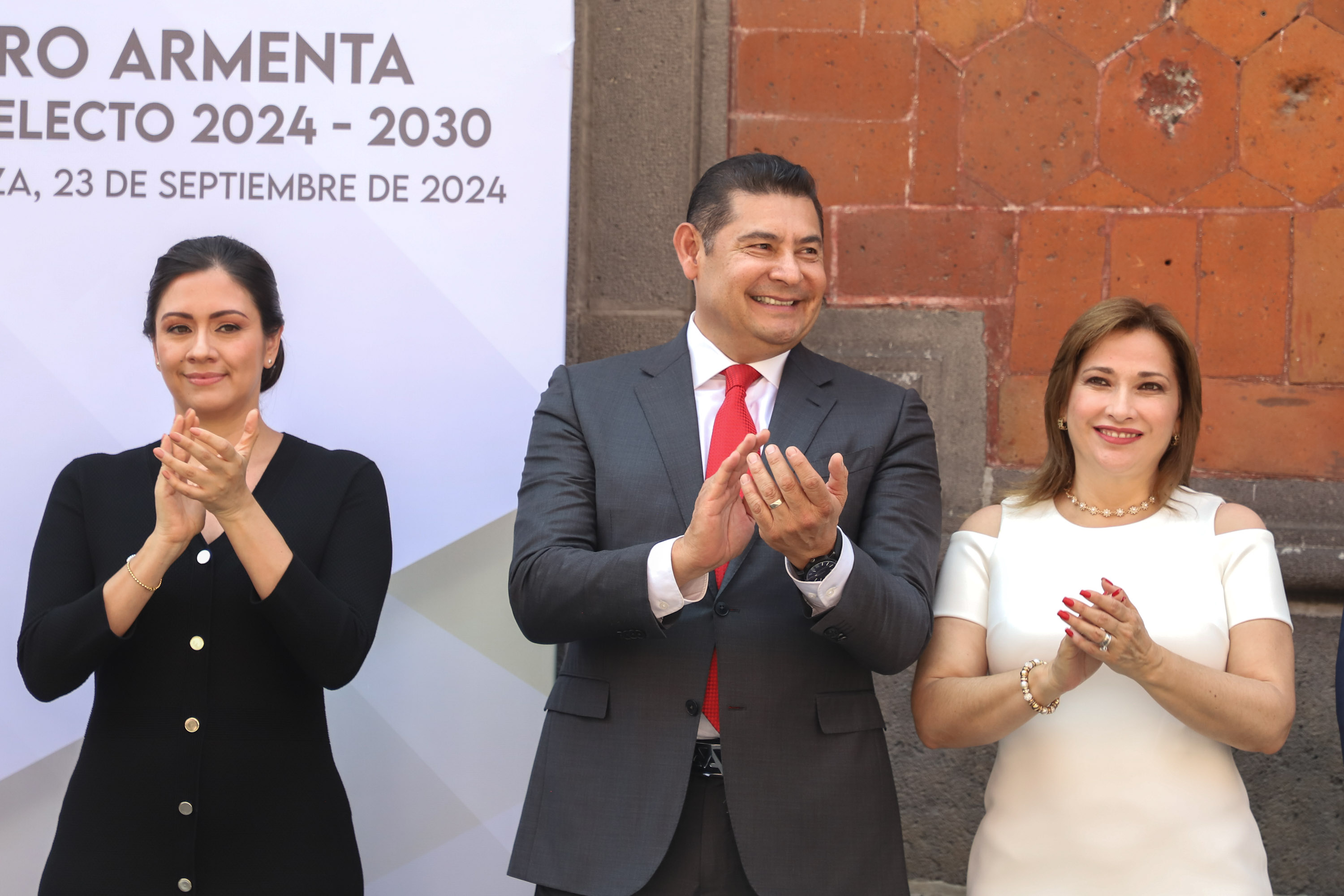 Es un honor ser el gobernador electo de Puebla: Alejandro Armenta 