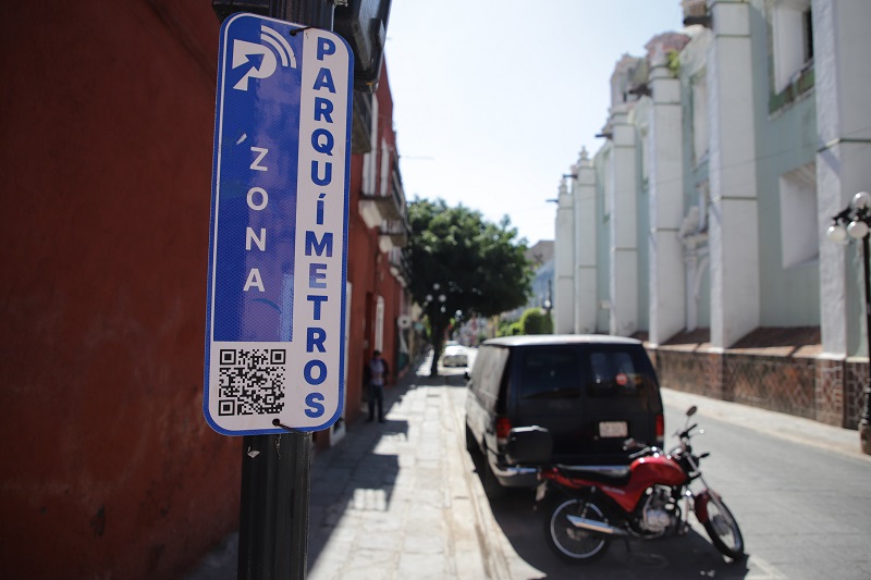 Avalan diputados reactivar el cobro de parquímetros en Puebla capital