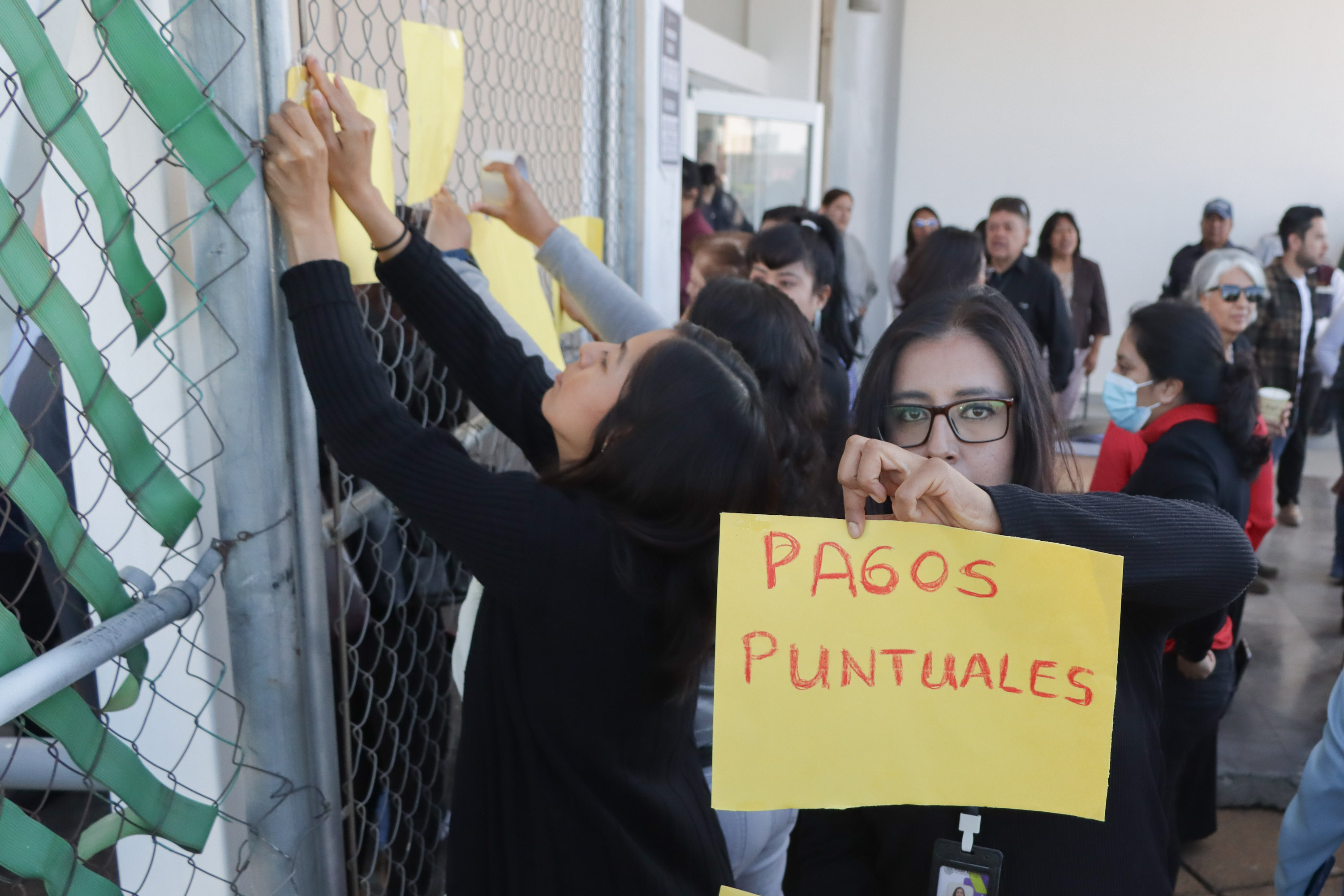 VIDEO Trabajadores vuelven a cerrar Ciudad Judicial