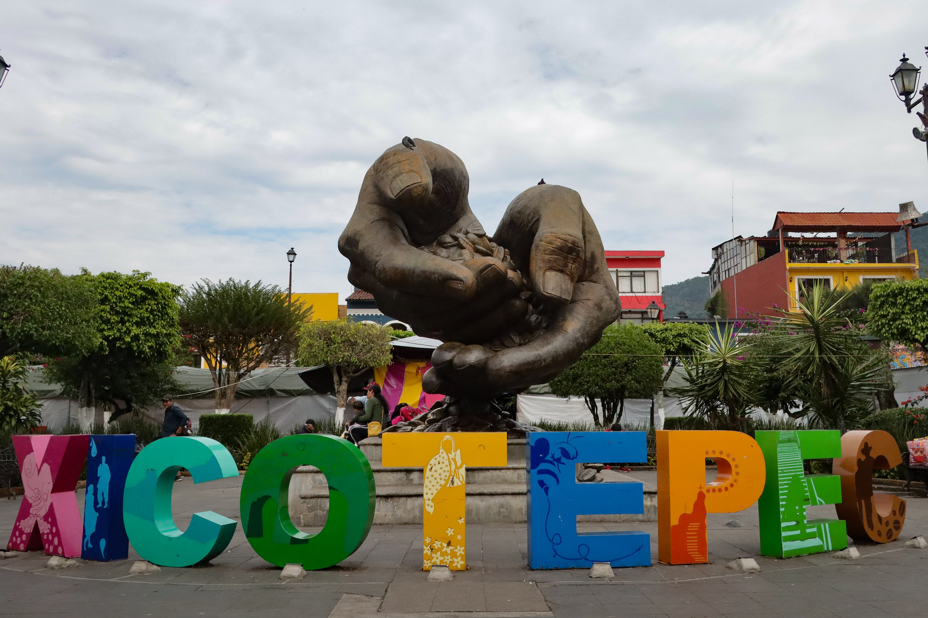 En Xicotepec, vecinos denuncian presunto mal manejo de cadáveres en el anfiteatro